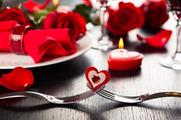 Gutschein für ein romantisches Dinner mit dem Partner: Perfekte Geschenkidee für Geburtstag und Co.