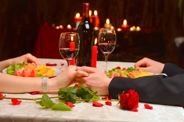 Gutschein für ein Abendessen in einem romantischen Restaurant für Zwei